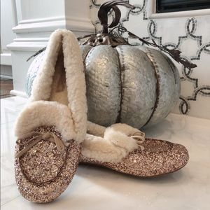 Gianni Bini Rose Gold Sparkle Slippers with Cream Colored Fuzzy Lining size 8.5